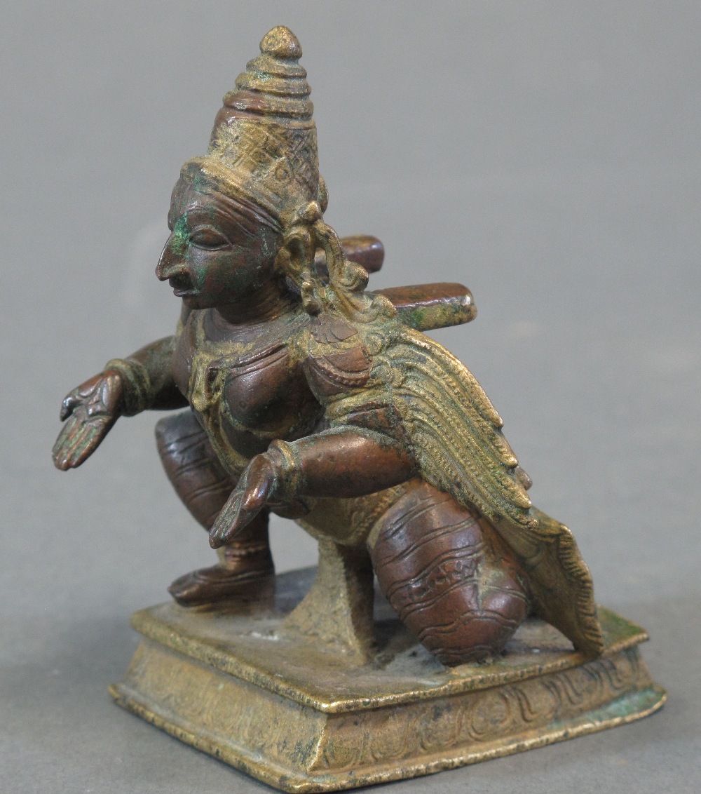 A GANGAJUMNA FIGURE OF GARUDA Tamil Nadu, South India, circa 18th century cast brass and bronze, the - Image 2 of 2