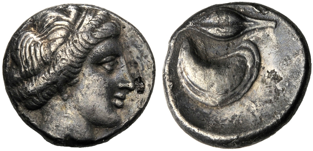 Campania, Didrachm, Cumae, c. 420-385 BC; AR (g 6,08; mm 18; h 9); Head of nymph r., Rv. [