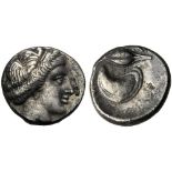 Campania, Didrachm, Cumae, c. 420-385 BC; AR (g 6,08; mm 18; h 9); Head of nymph r., Rv. [