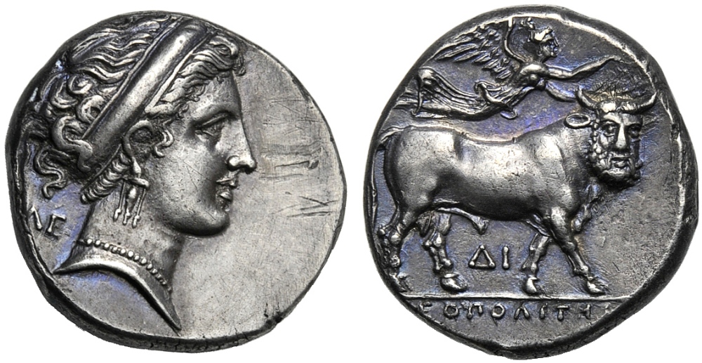 Campania, Didrachm, Neapolis, c. 320-300 BC; AR (g 7,49; mm 19; h 2); Head of nymph r., wearing