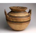 A Daunian bichrome pottery olla 550-400 BC; 26 cm (10,23 in) high; High everted rim, large