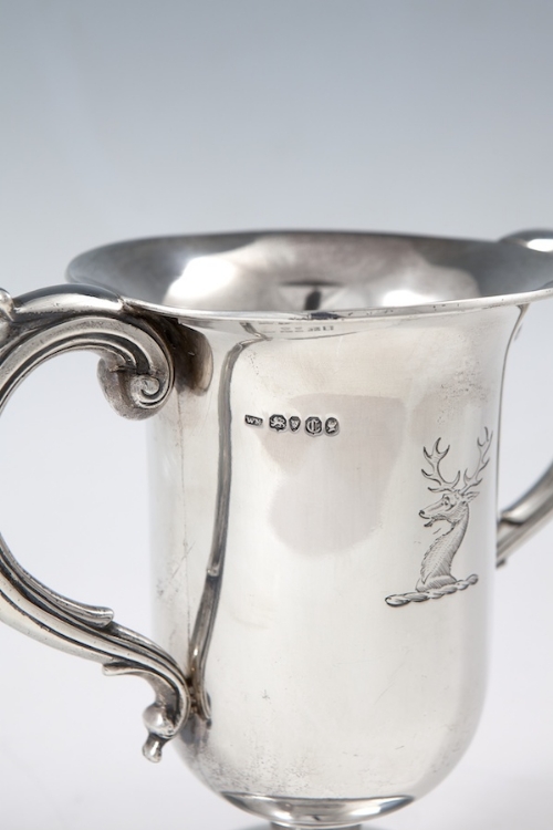 A VICTORIAN TWIN HANDLED SILVER CUP, Lon - Image 3 of 3