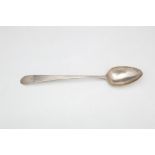 AN IRISH GEORGE III POINT HANDLE SILVER