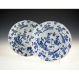 A PAIR OF CHINESE BLUE AND WHITE PORCELAIN BOWLS, Kangxi c.1700, of deep circular form, painted with