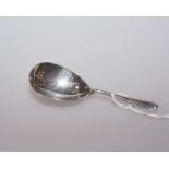 A George V silver caddy spoon, Sheffield 1915.