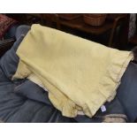 A good quality yellow Durham quilt
