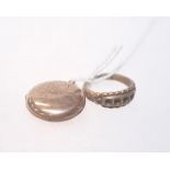 A 9ct gold locket tog. with a ring, locket 4gms (2)