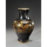 MANUFACTURE NATIONALE DE SÉVRES décor d'ADRIEN LEDUC Vase de forme ovoïde en porcelaine émaillée à