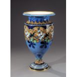 MANUFCTURE NATIONALE DE SÈVRES Important vase sur piédouche en céramique émaillée à décor d'