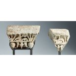 Dos fragmentos de frontón clásico en mármol tallado. Época Helenística. Medidas: 18 x 25 y 17 x 15