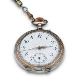 Reloj Lepine de bolsillo en plata , con leontina en metal plateado. Esfera en porcelana blanca con