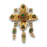 Broche flor s.XIX con símil esmeraldas y tres motivos florales colgantes.En oro de 18K de dos