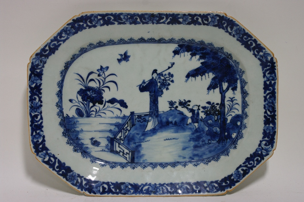 An 18th century Chinese blue-&-white porcelain rectangular dish with canted corners, painted with