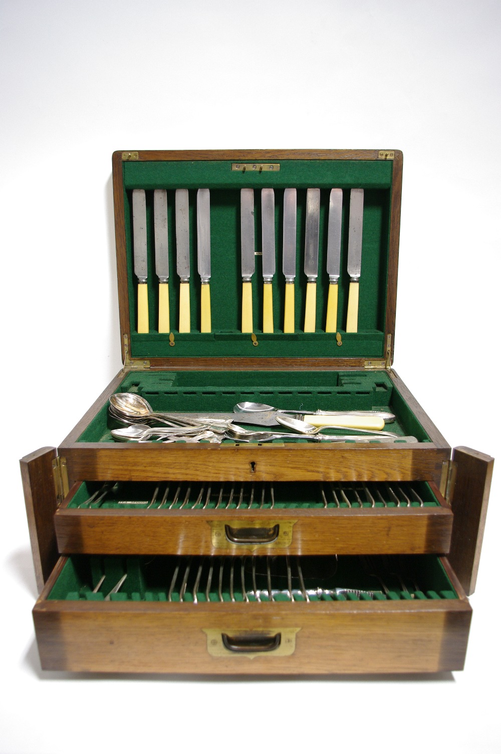 An oak canteen with lift-lid, fitted two drawers, & contents of various flatware & cutlery. - Image 2 of 2