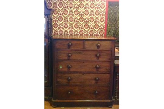 A large mahogany 6 drawer chest of drawe