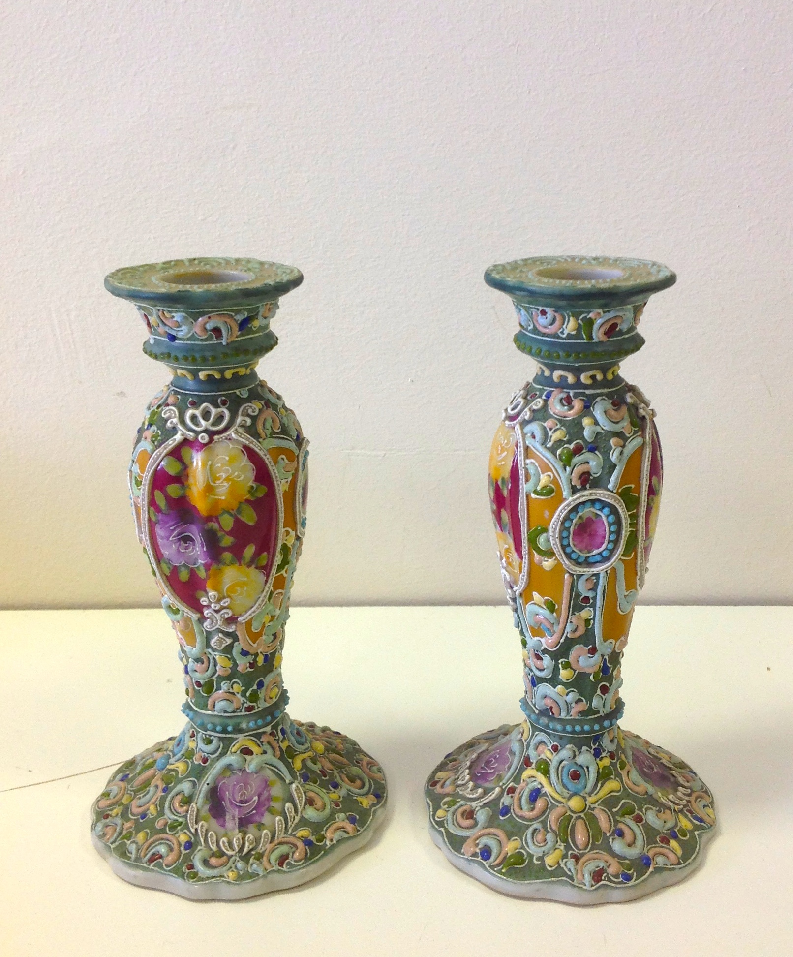 A highly decorative 19thC Moriage trinket set - Image 2 of 4