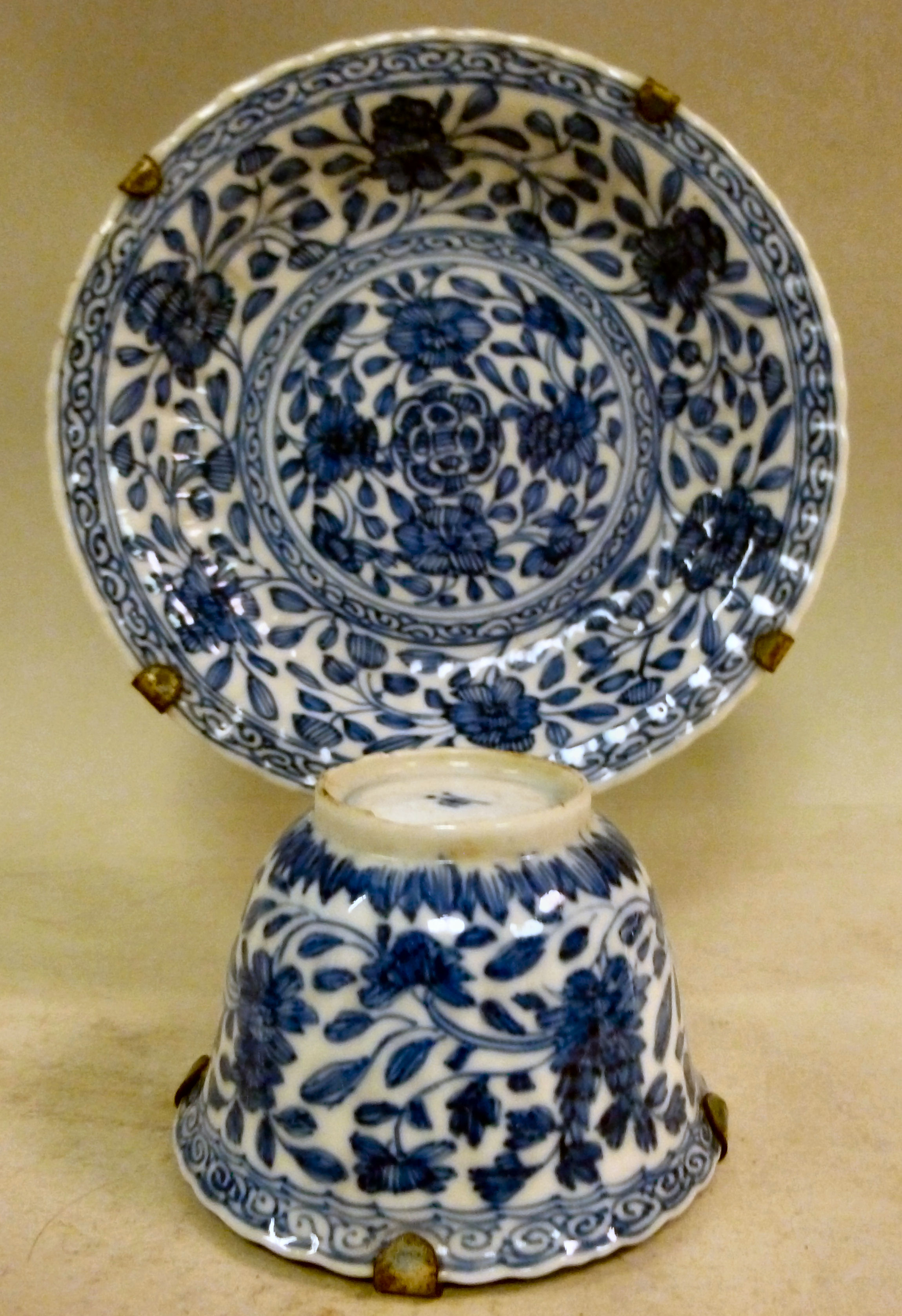 An early 18thC Chinese porcelain tea bow