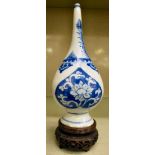 An early 18thC Chinese porcelain rosewat