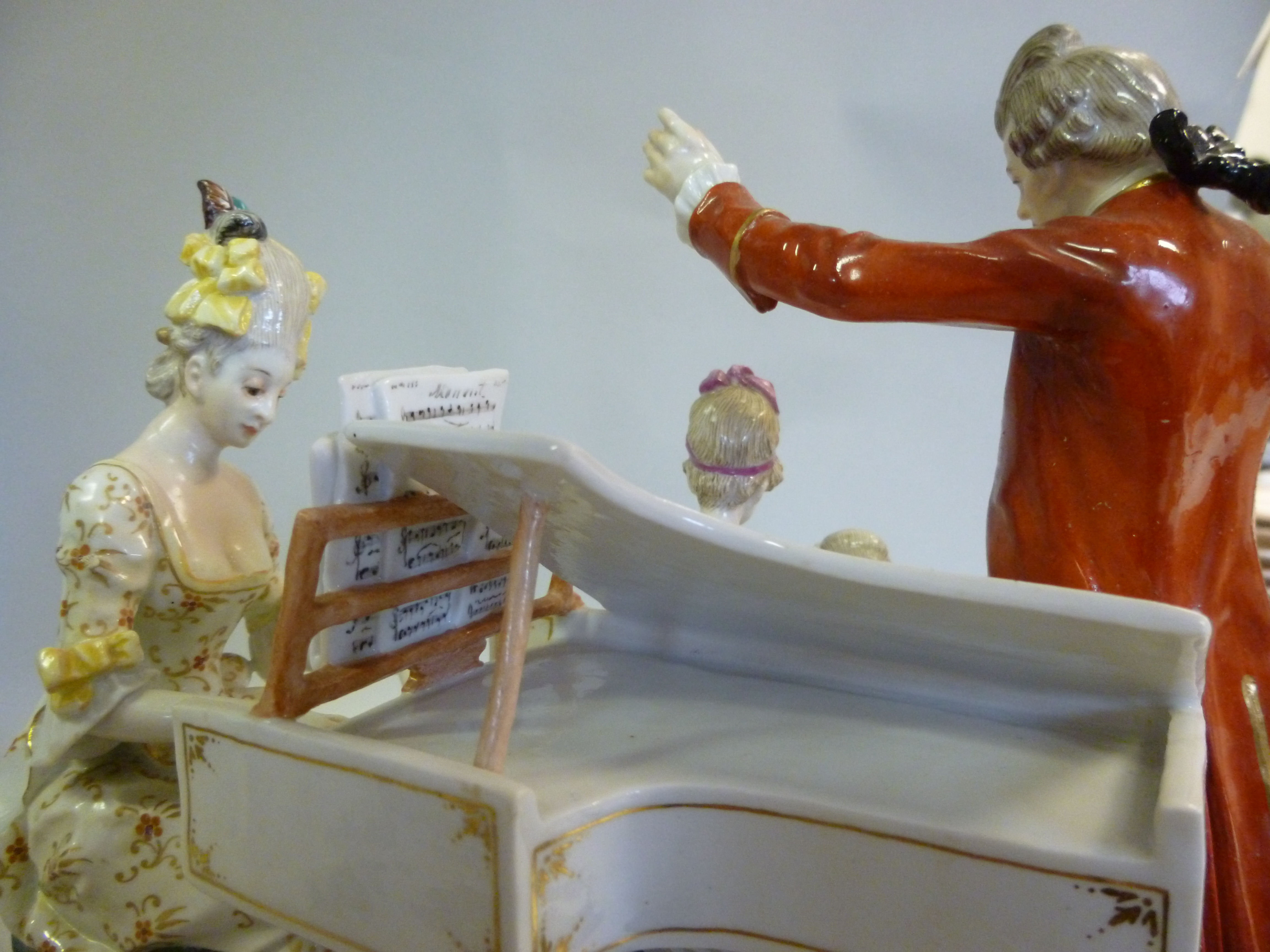 An early 20thC Meissen porcelain group ' - Image 5 of 11
