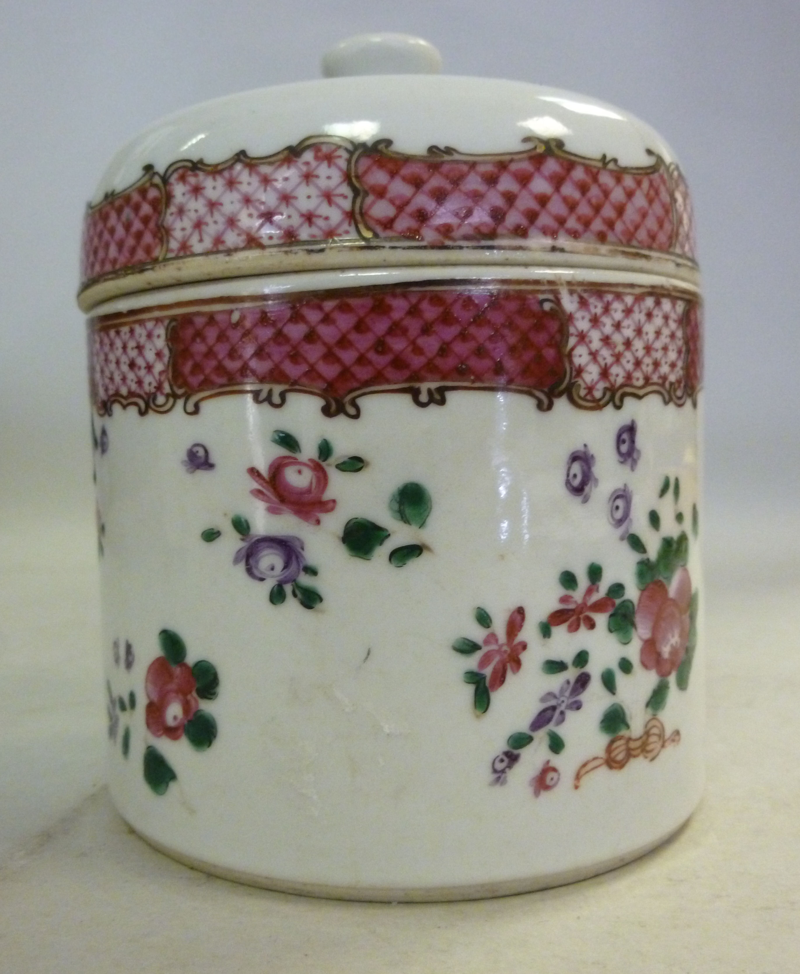 A late 18thC Chinese porcelain cylindric