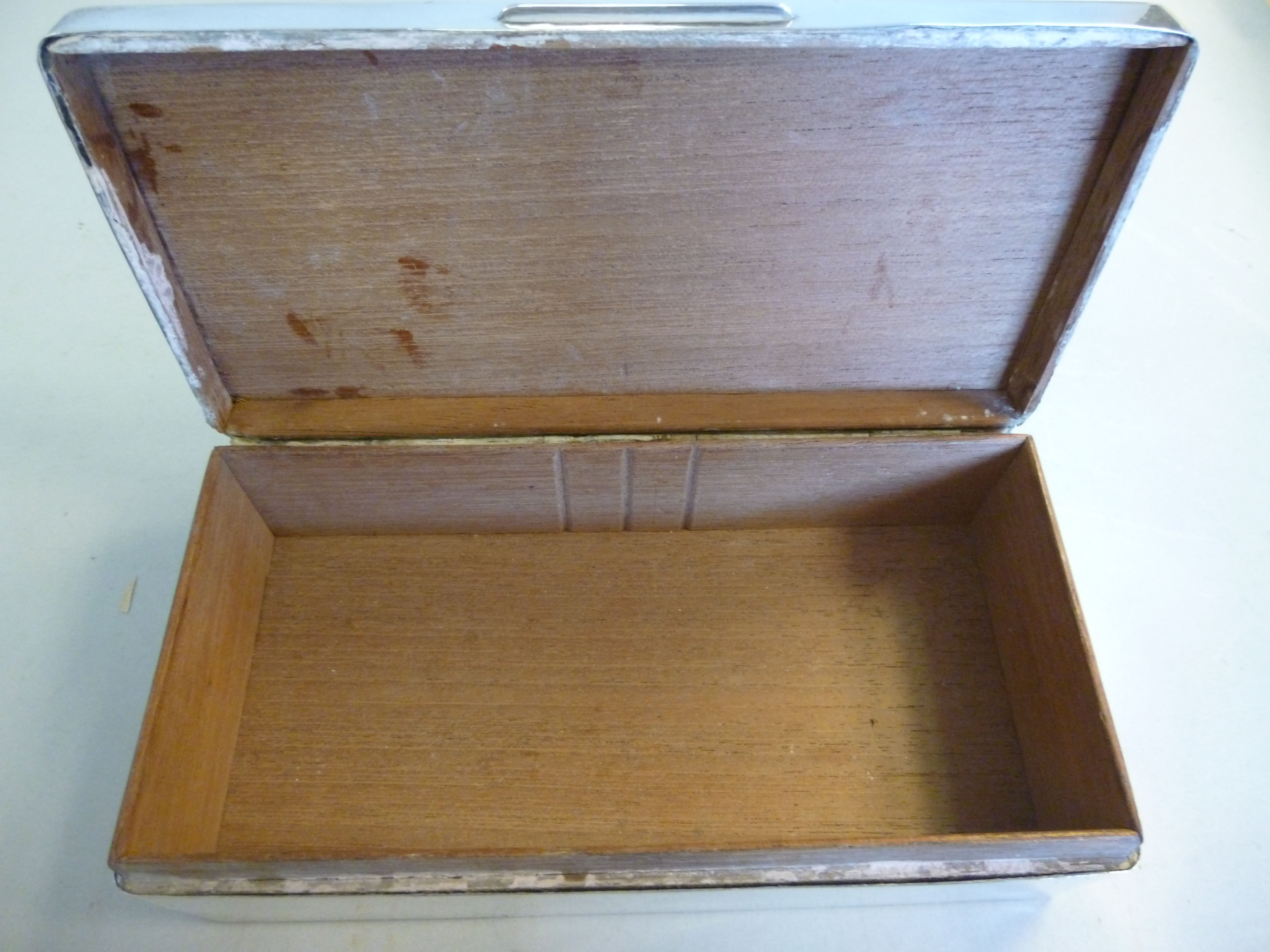 A silver cigarette box, having straight - Image 4 of 4