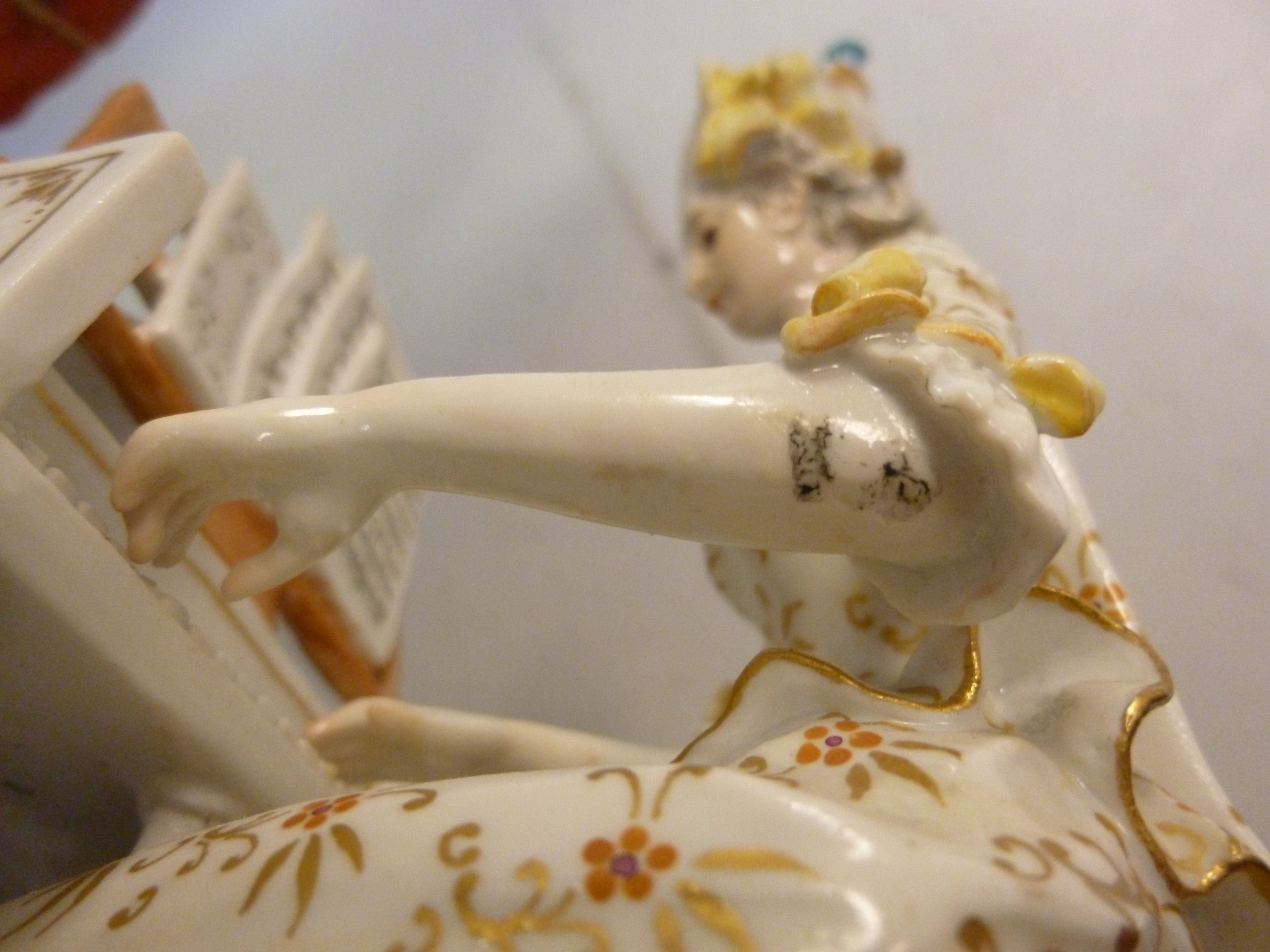 An early 20thC Meissen porcelain group ' - Image 11 of 11