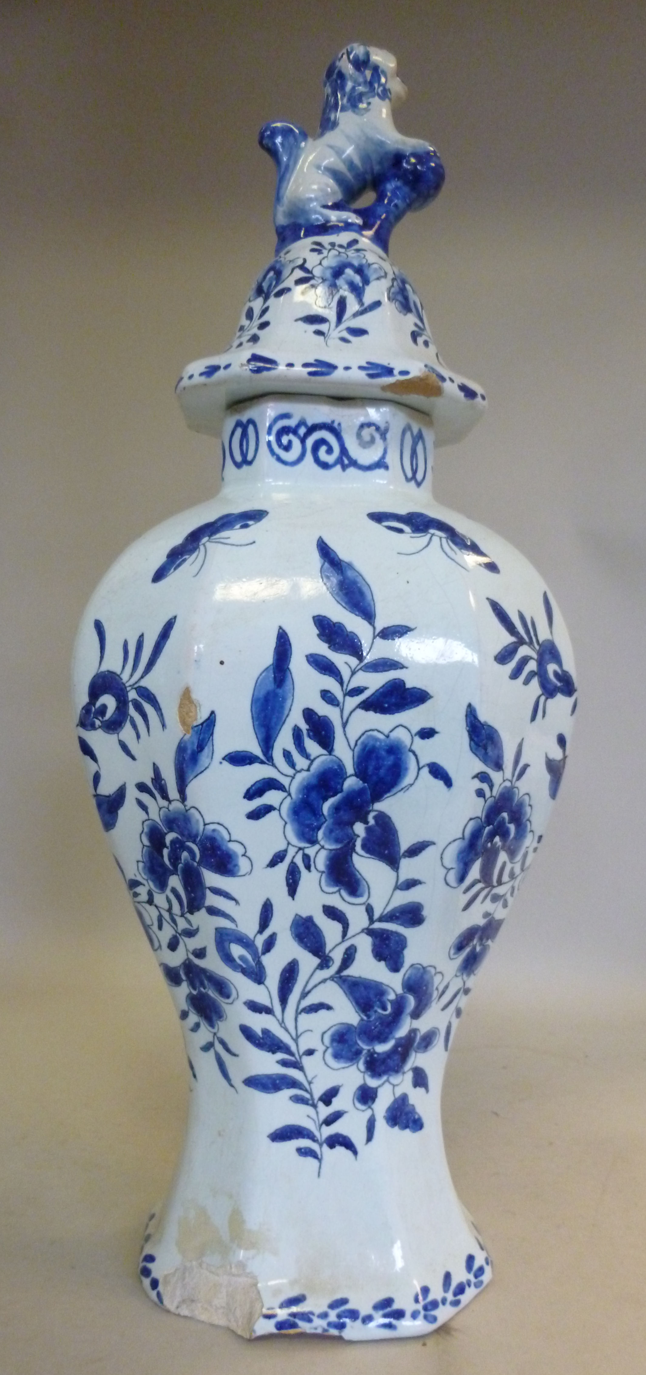 An early 19thC Dutch Delft tin glazed ea