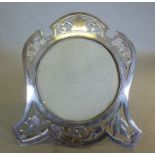 An Edwardian glazed silver photograph fr