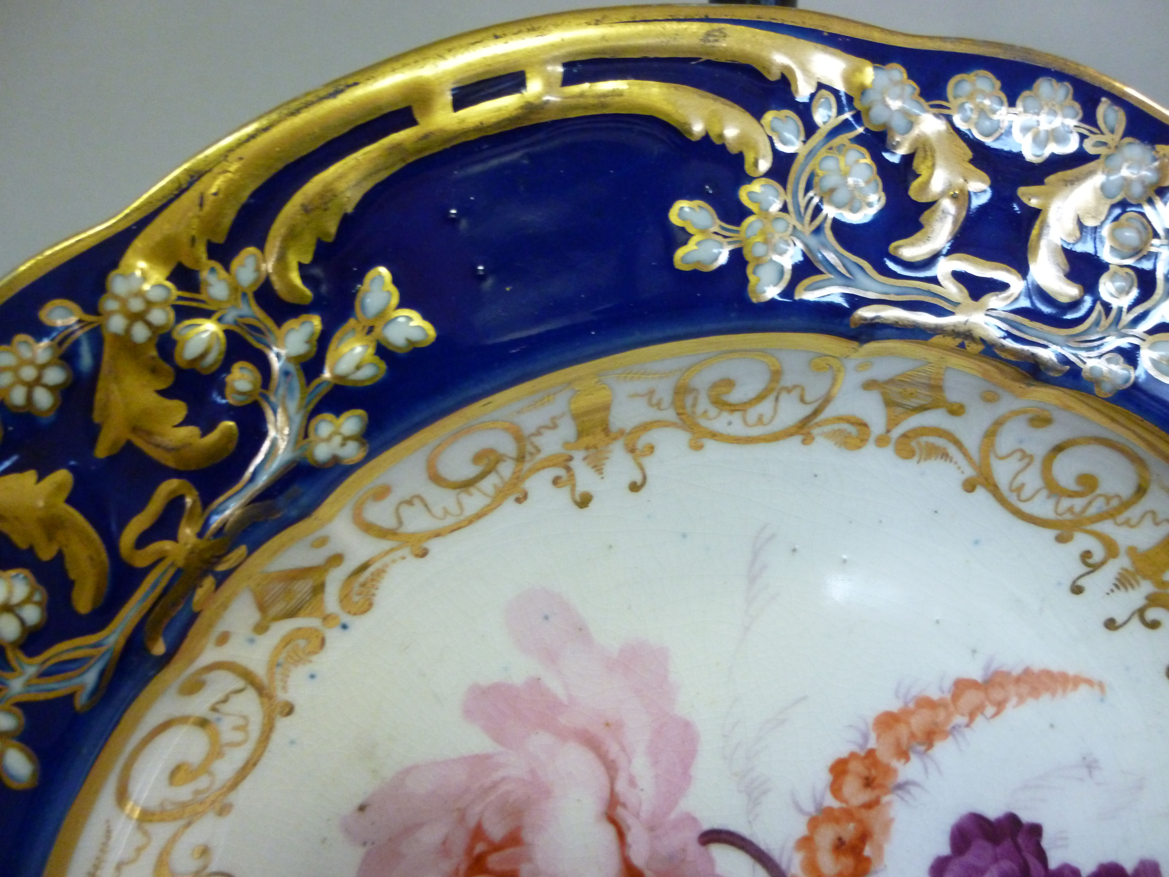 An early 19thC Coalport porcelain dish, - Image 2 of 4