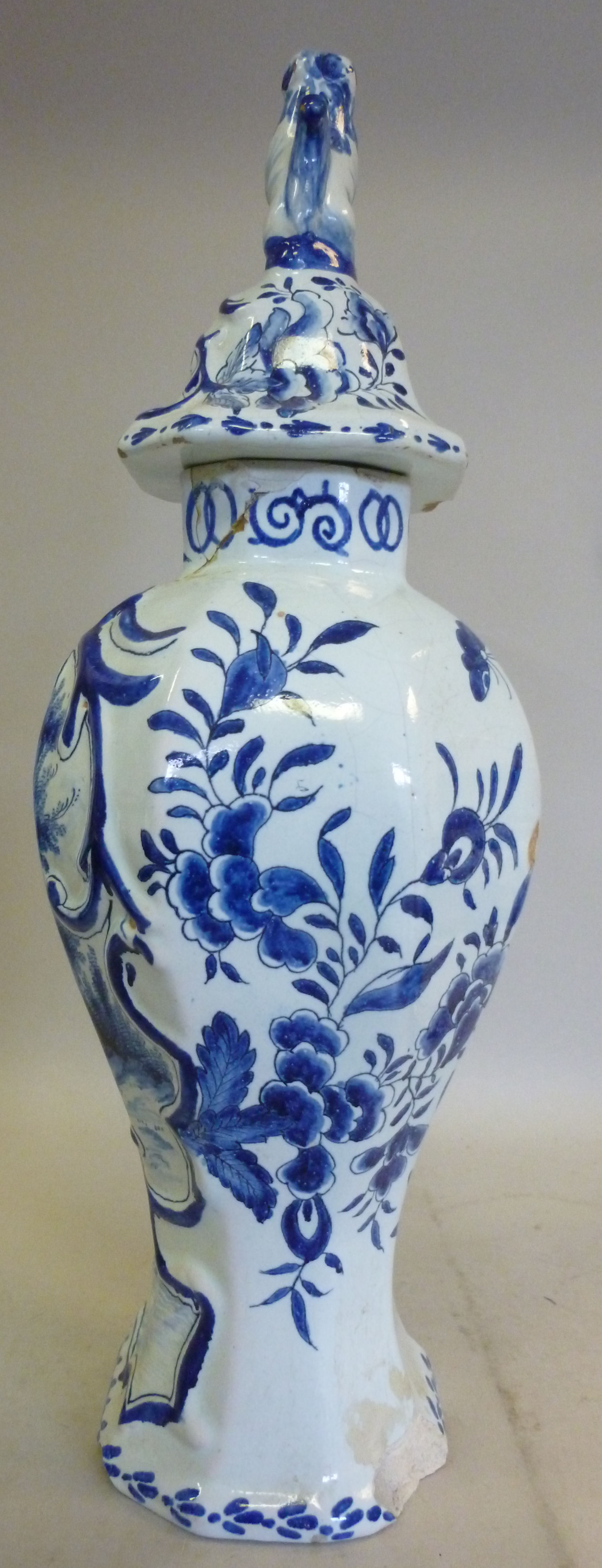 An early 19thC Dutch Delft tin glazed ea - Image 3 of 10