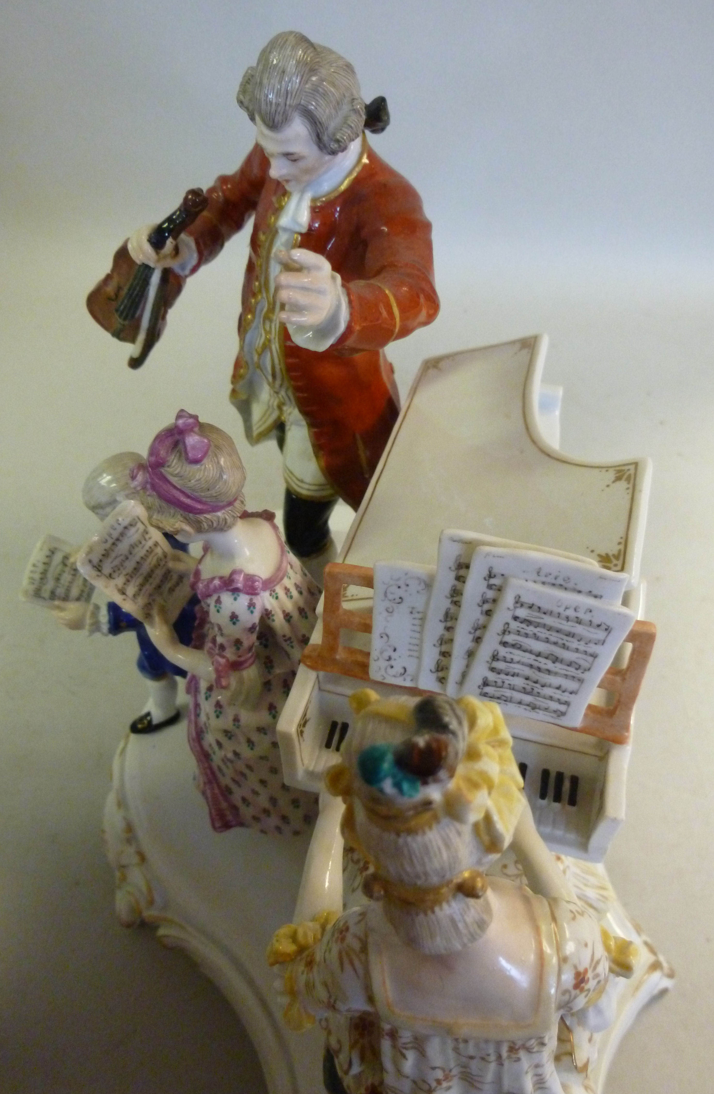 An early 20thC Meissen porcelain group ' - Image 6 of 11