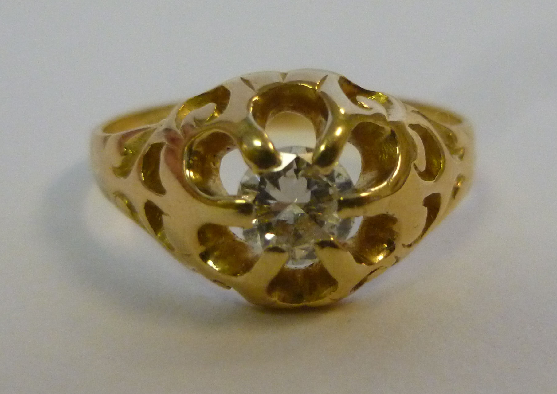 An 18ct gold claw set, single stone diam