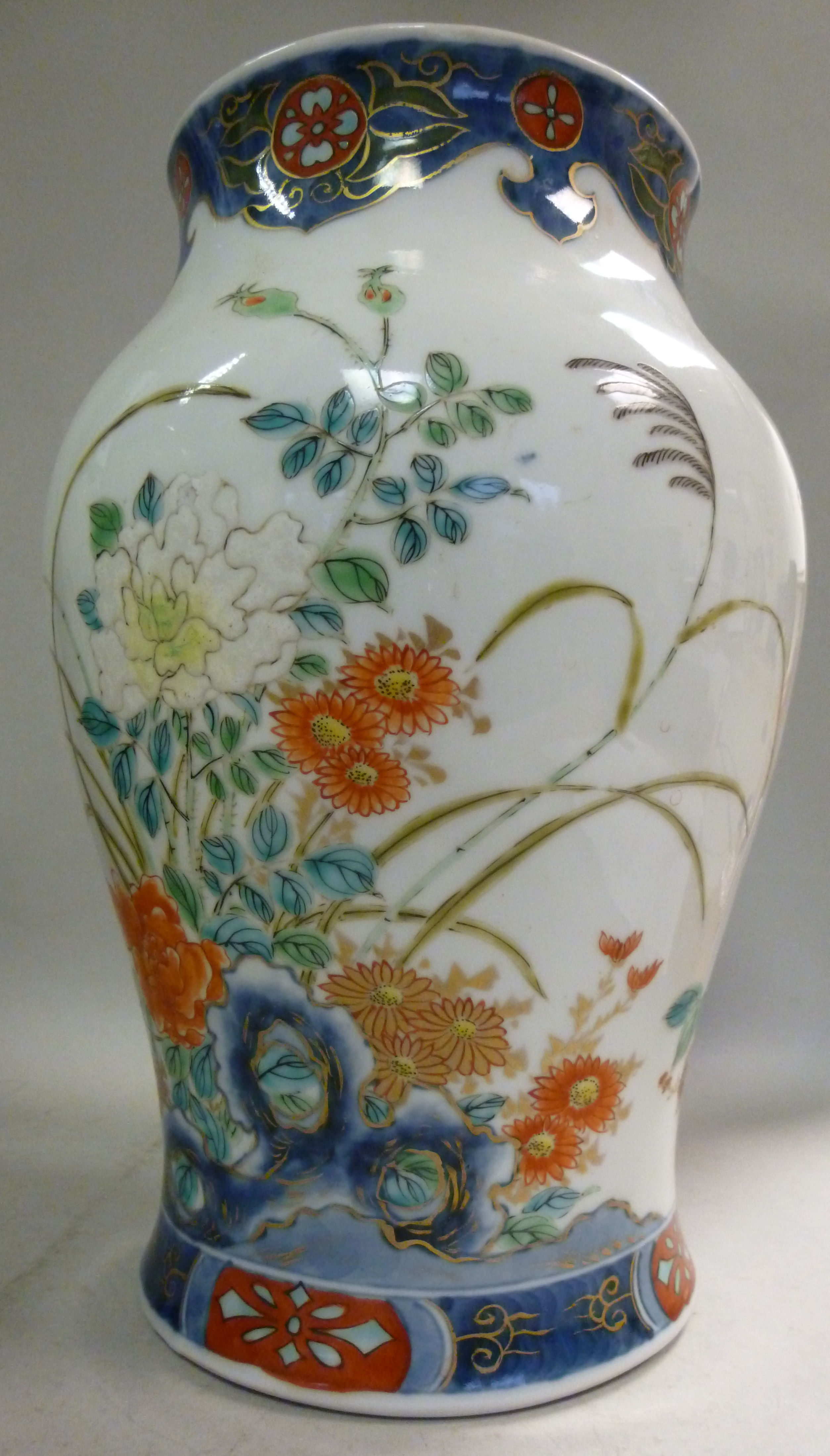 An early 20thC Japanese porcelain vase o