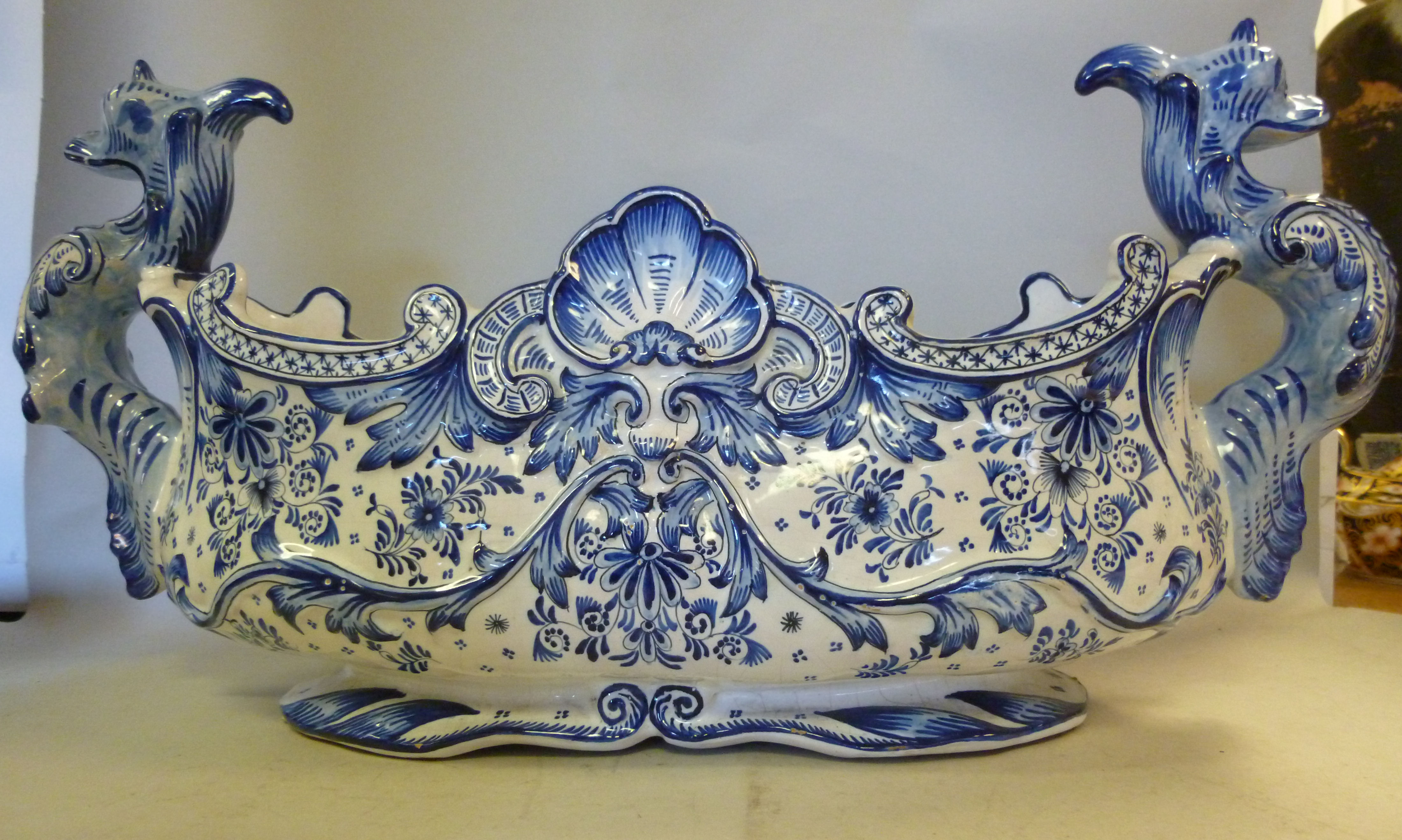 An early 20thC Dutch Delft vase of longb - Image 3 of 6