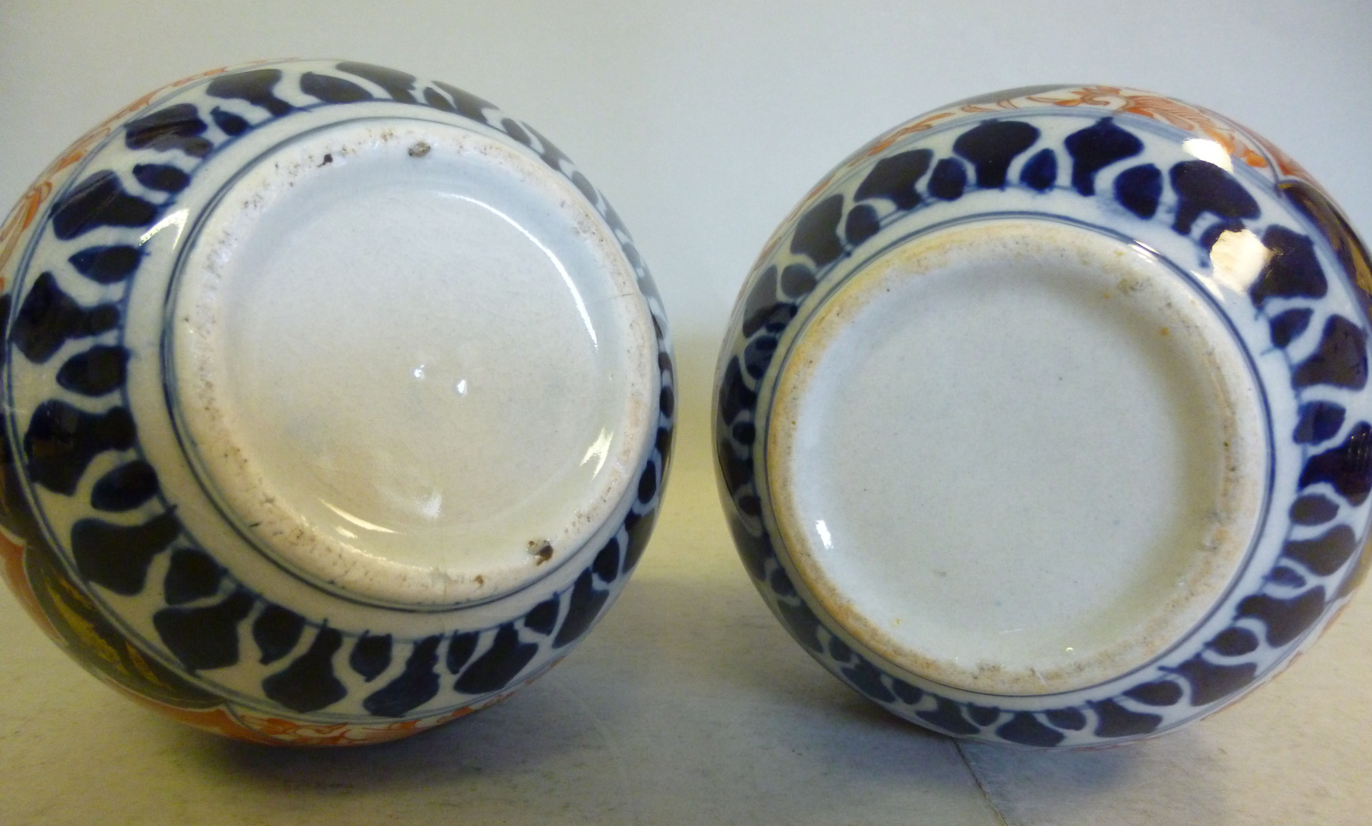 A pair of early 20thC Japanese Imari por - Image 4 of 4