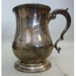 A Georgian style silver tankard of balus