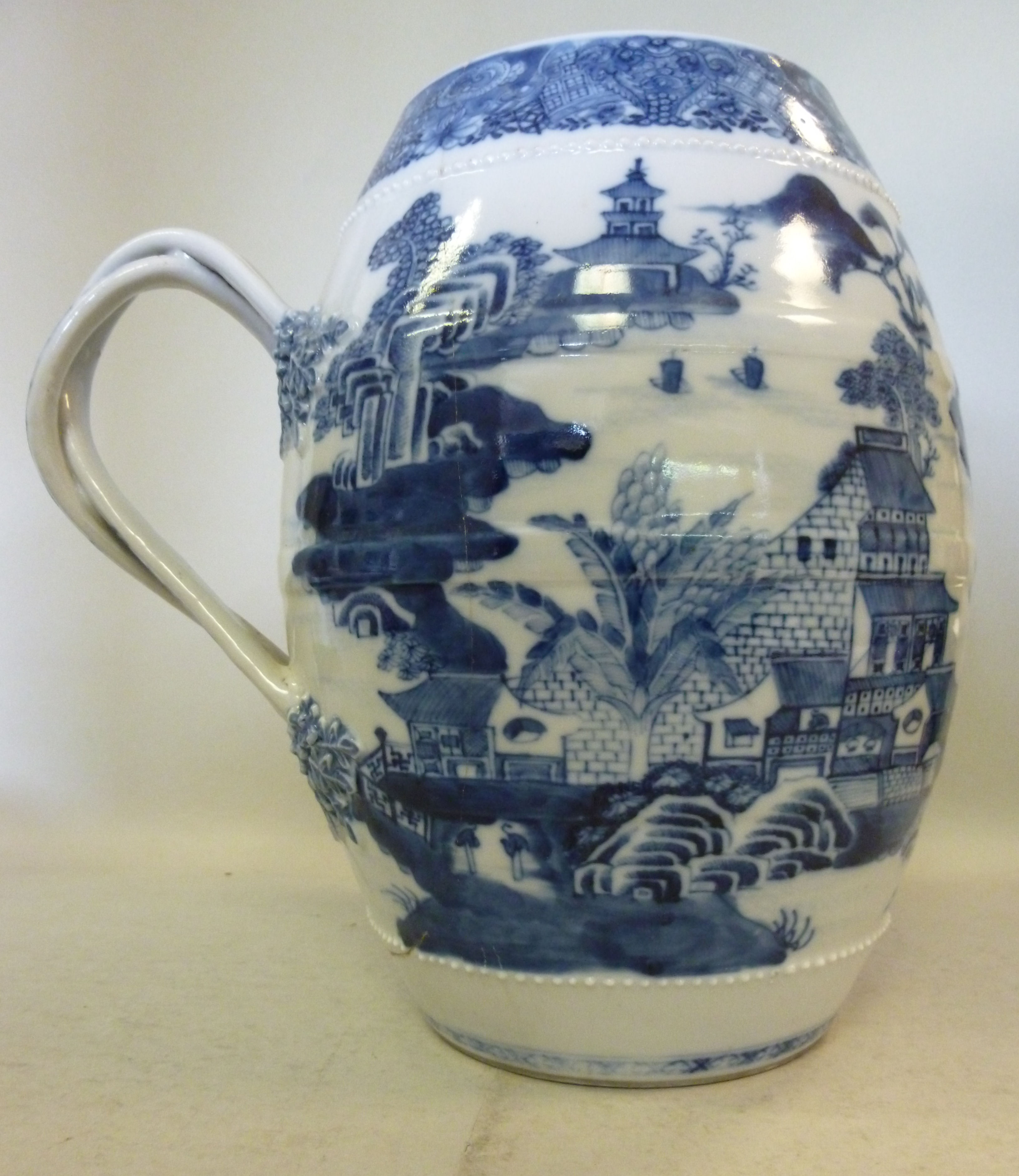 A late 18thC Chinese moulded porcelain b - Image 3 of 6