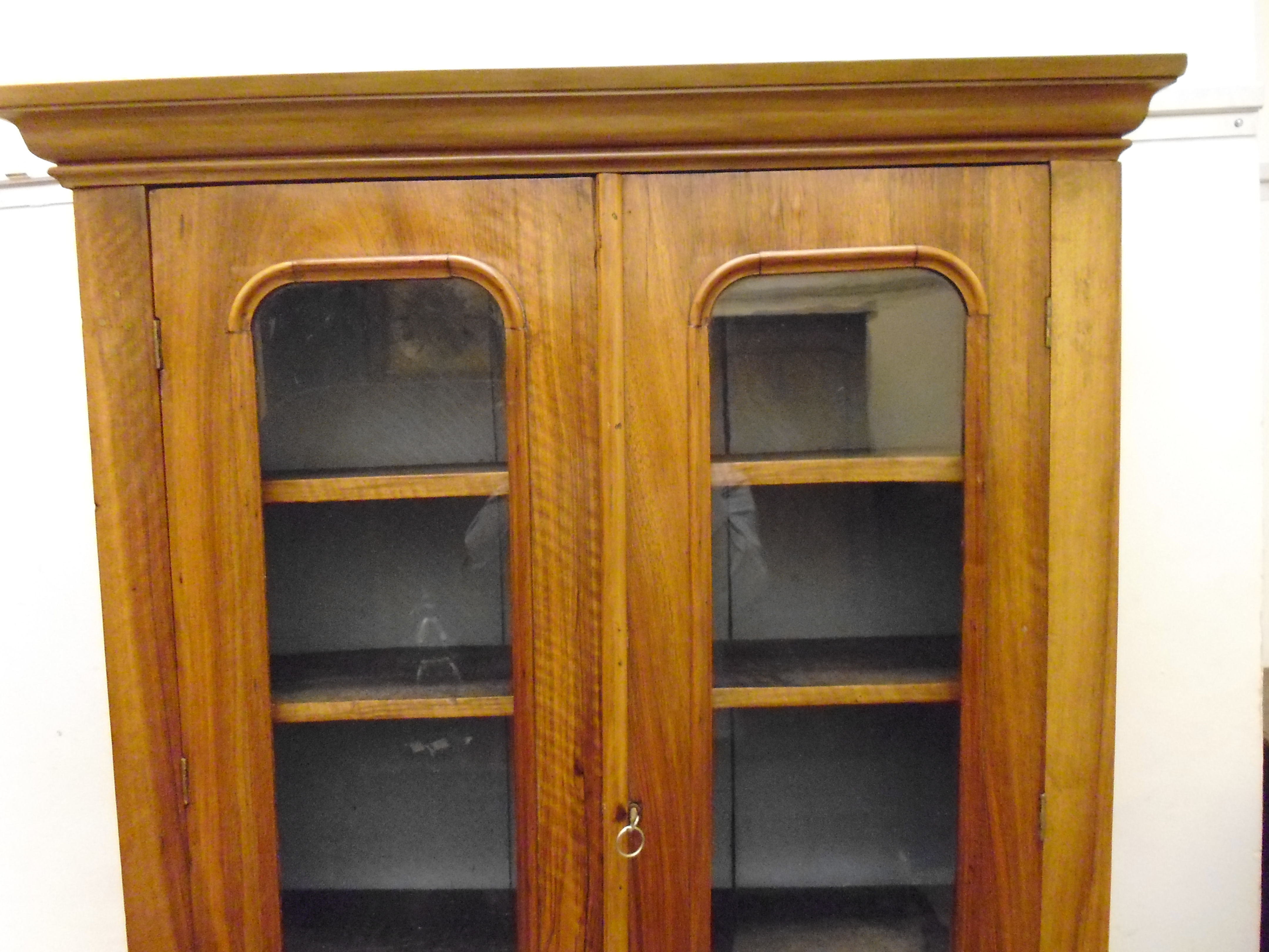 A late Victorian walnut cabinet bookcase - Image 3 of 3