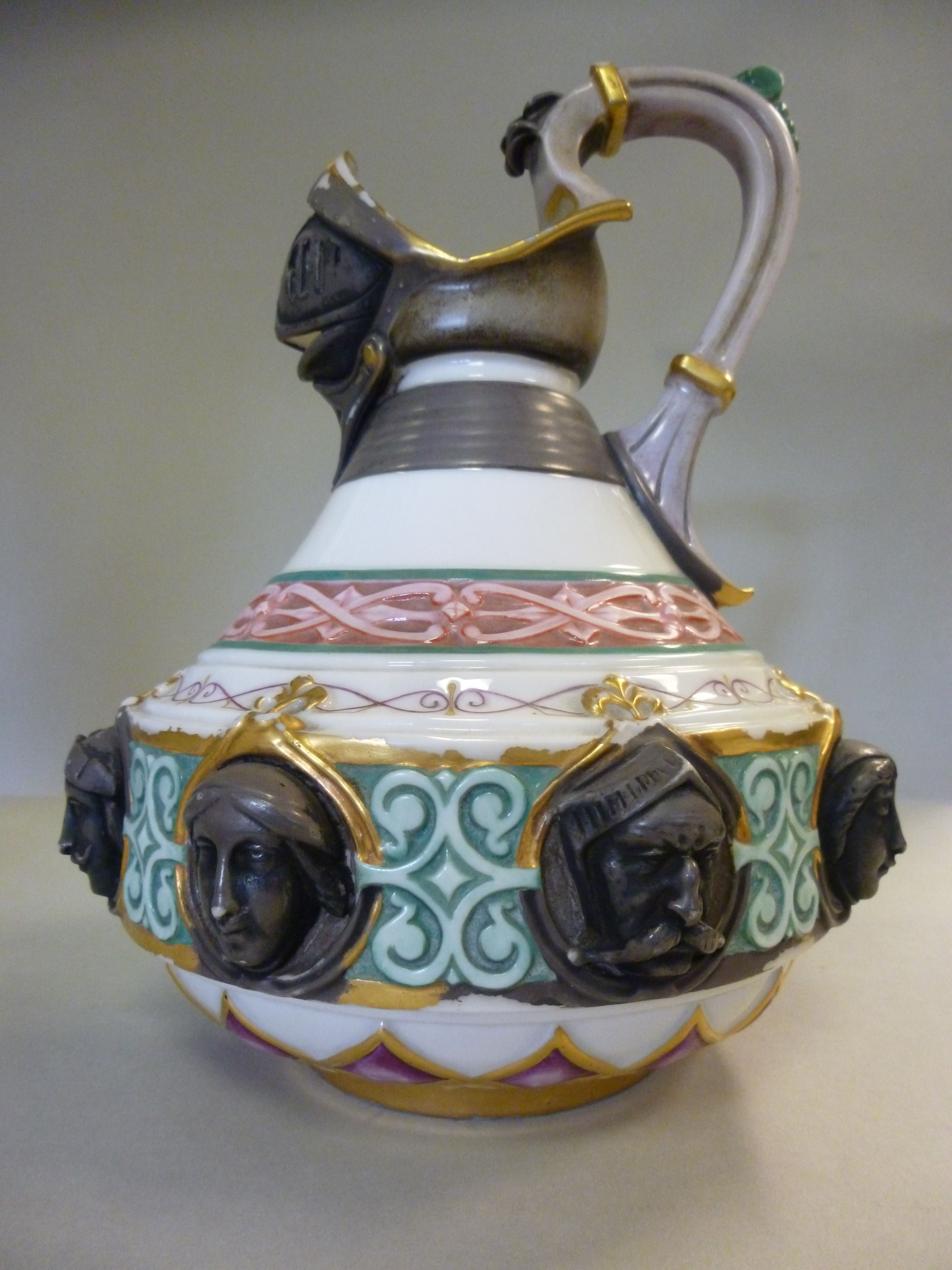 A Worcester Kerr & Binns porcelain 'helm