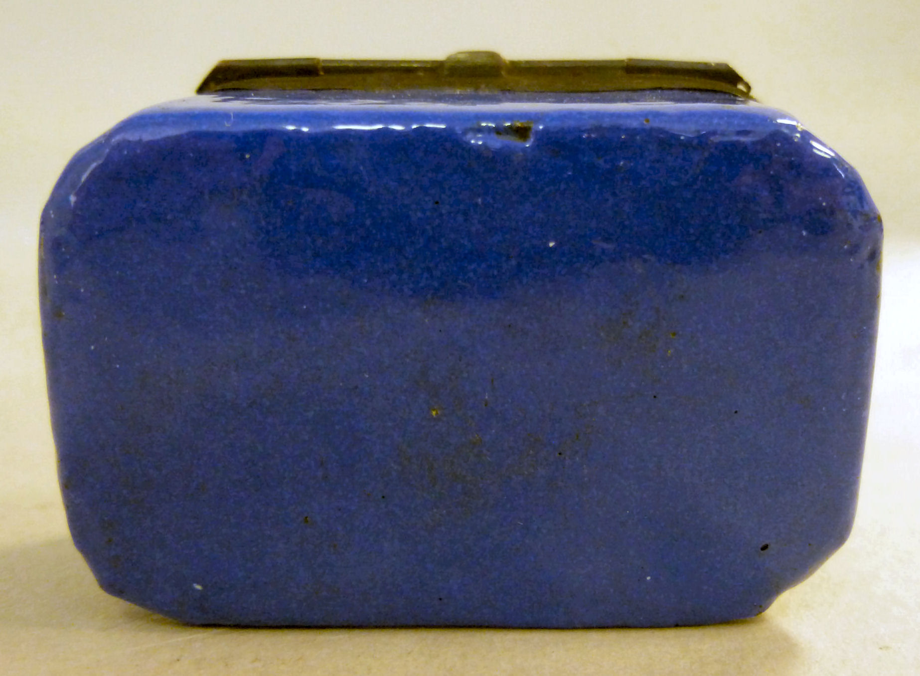 A mid 19thC blue enamelled pill box, the - Image 4 of 5