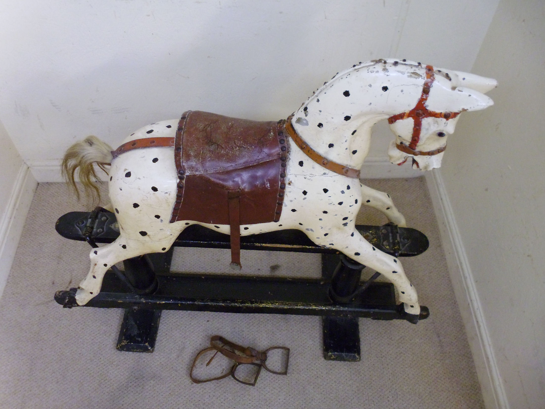 An early 20thC white painted, carved woo - Image 2 of 3