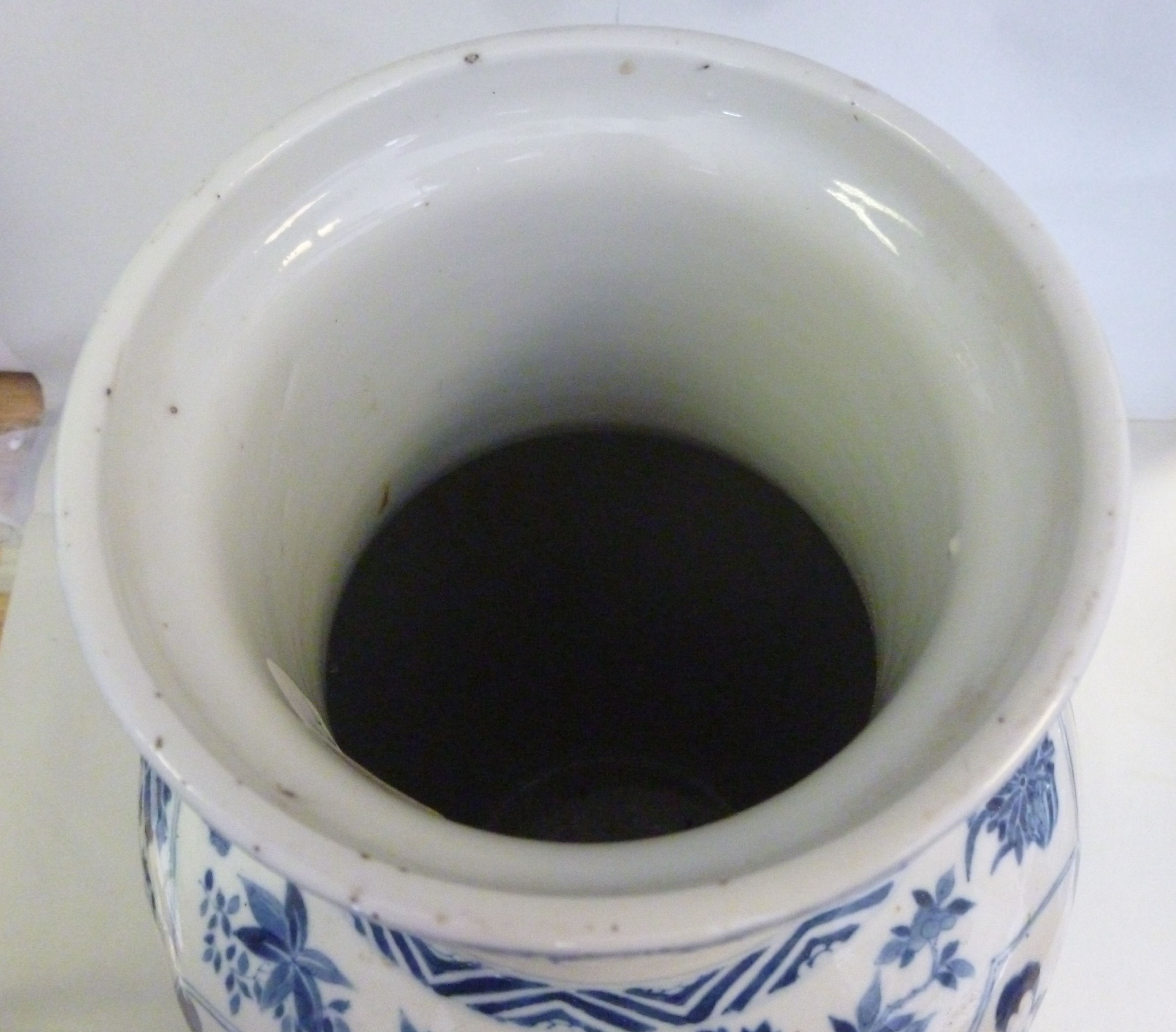 A late 19thC Chinese porcelain vase of b - Image 3 of 4