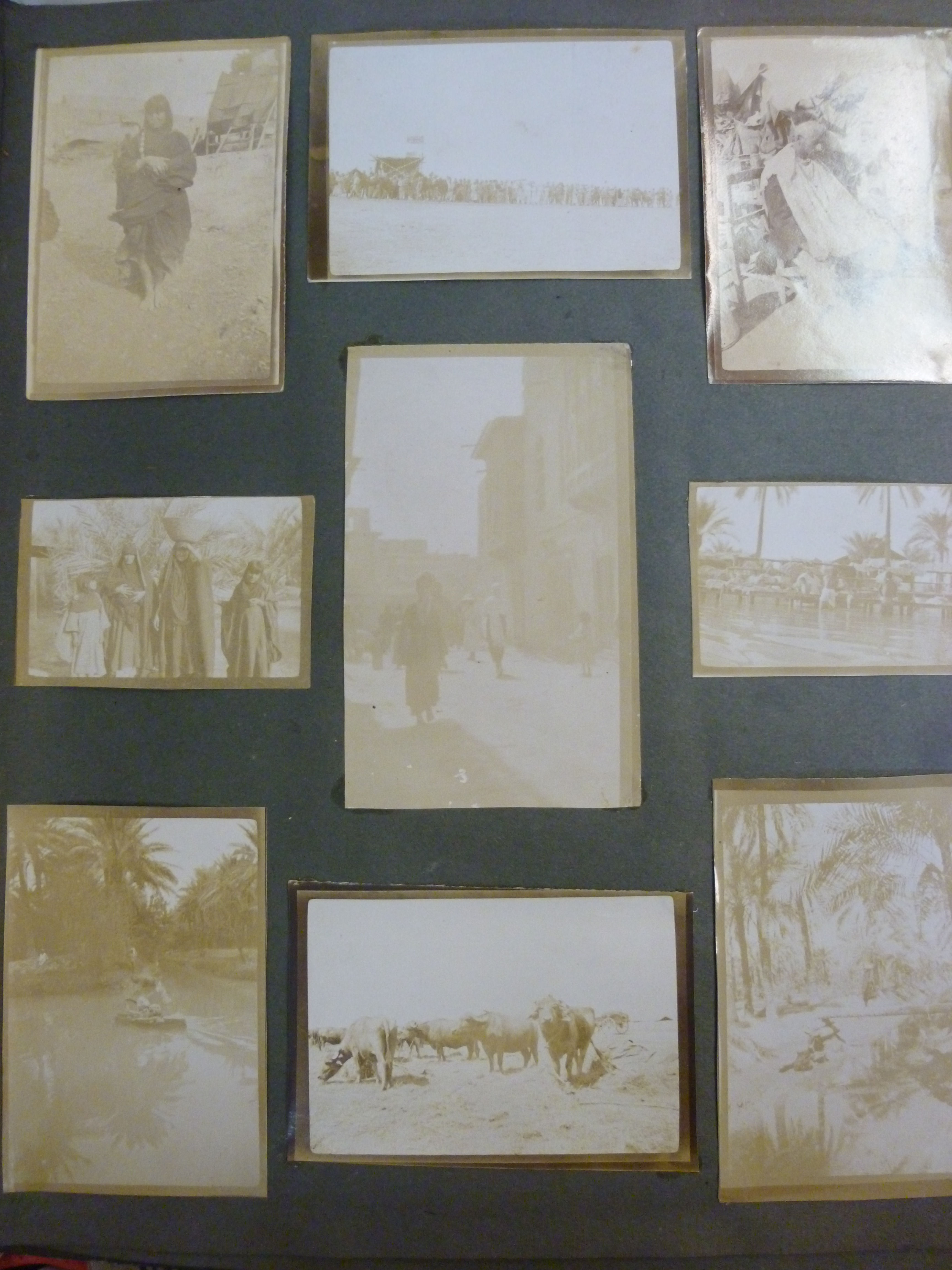 Two uncollated snapshot photograph album - Image 5 of 7