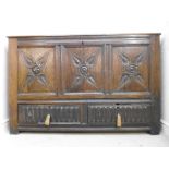 An early 18thC oak chest, having a risin