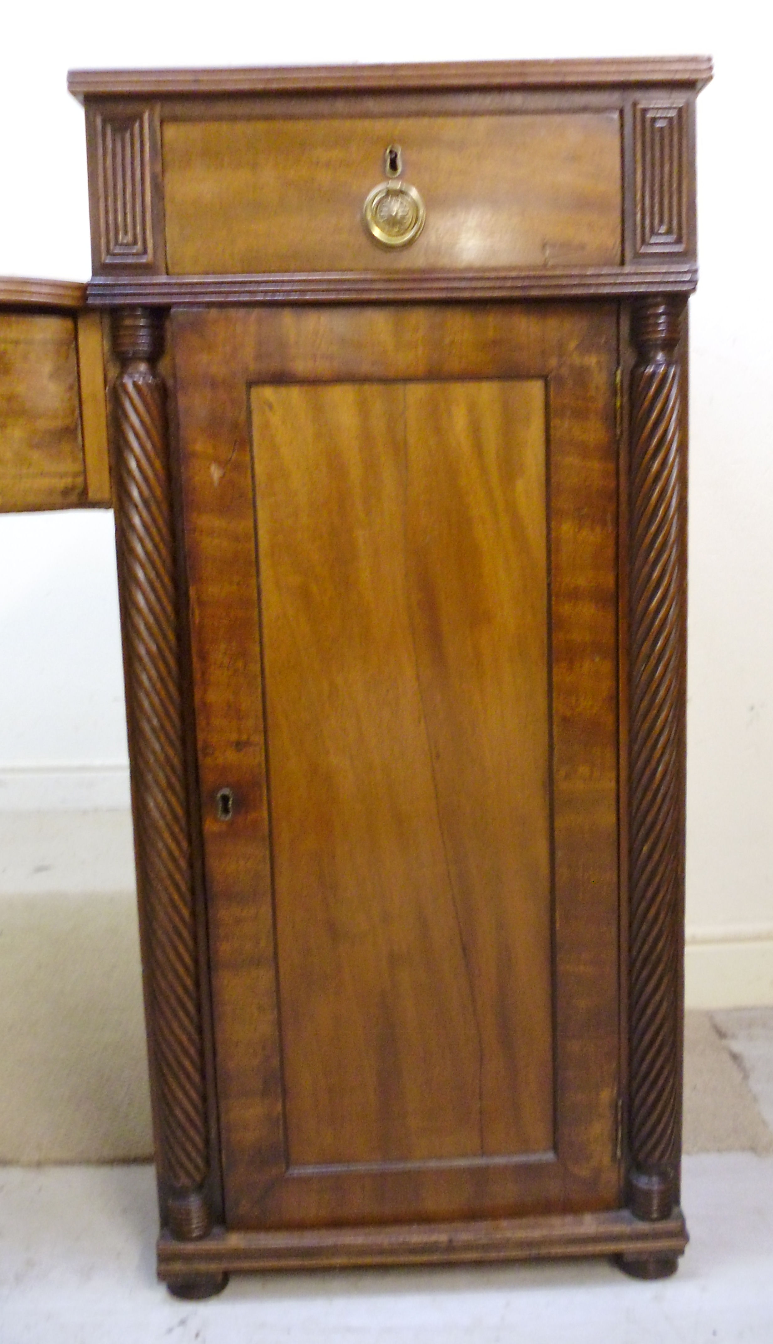 A William IV mahogany sideboard, the dro - Image 3 of 3