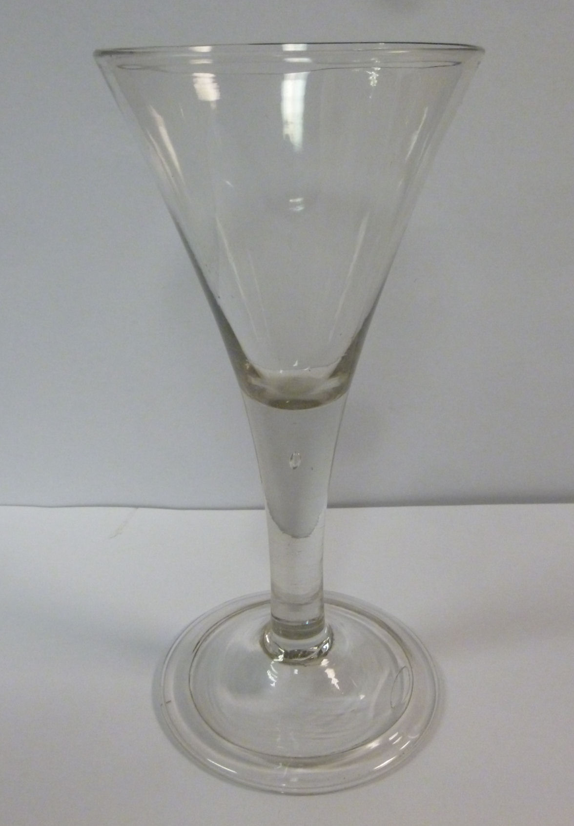 Two late 18thC drinking glasses, viz. a - Image 2 of 5