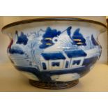 An early 20thC Chinese crackleware porce