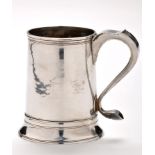 A George III mug, by John Langlands I & John Robertson I, Newcastle probably 1788, circular tapered,