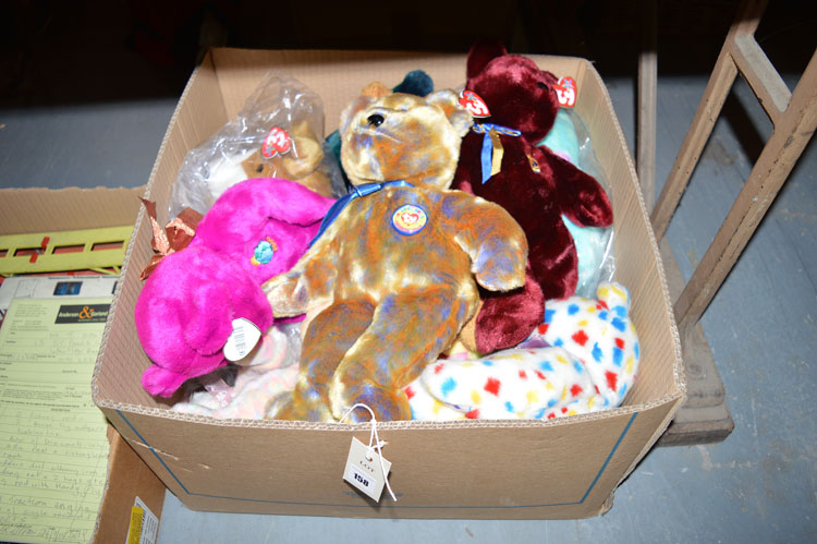 A collection of TY Beanie Babies soft toys, various.