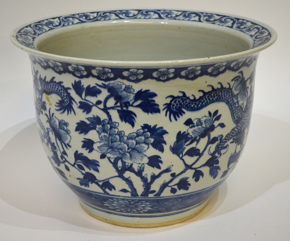 A Chinese blue and white large jardiniere decorated with two writhing dragons amidst peonies, late - Image 2 of 6